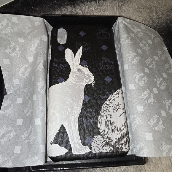 MCM IPhone XS Max (big one) authentic - Picture 2 of 6